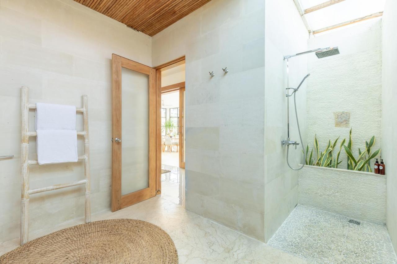 Villa Lumut 3 Bedrooms Central Seminyak Εξωτερικό φωτογραφία